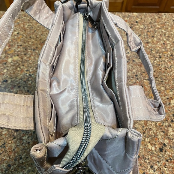 ****PRICE DROP***** NWOT QUILTED LUG BRAND CROSSBODY BAG - Picture 5 of 6